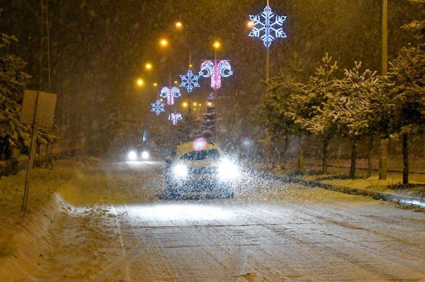 Lapa lapa kar ve kuvvetli sağanak yağışlar geliyor! Meteoroloji hava durumu raporuyla uyardı