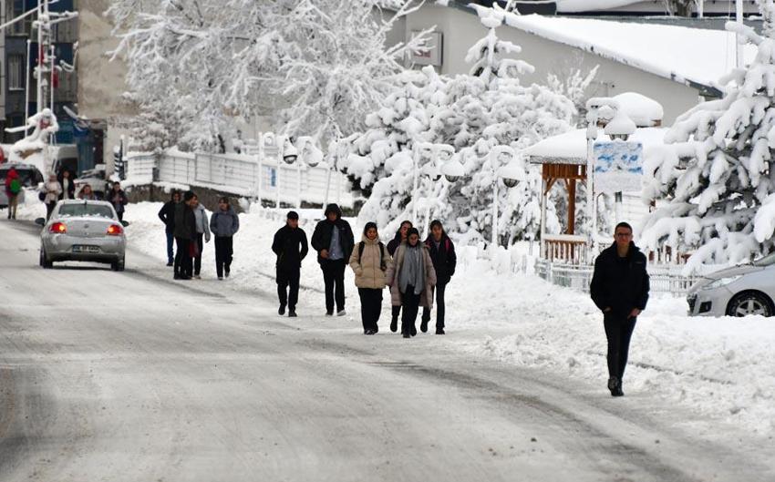 Lapa lapa kar ve kuvvetli sağanak yağışlar geliyor! Meteoroloji hava durumu raporuyla uyardı
