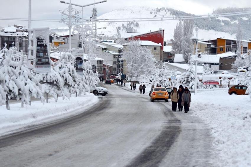 Lapa lapa kar ve kuvvetli sağanak yağışlar geliyor! Meteoroloji hava durumu raporuyla uyardı