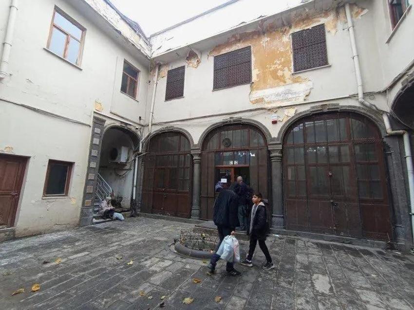 Diyarbakır'da tarihi karar: Sur'daki PTT binası hakkında karar verildi