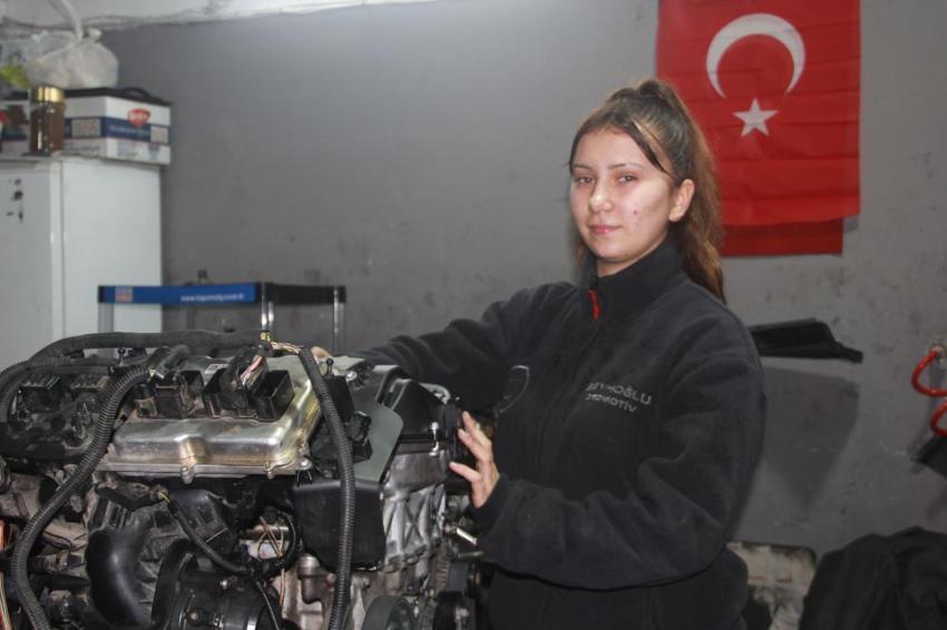 Sanayide çırak bulmak zorken o kendi isteğiyle girdi: Ordu'da sanayinin tek kız çırağı