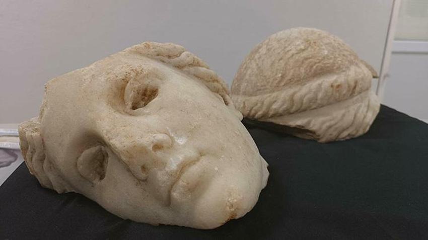 Gövdeyle birleşirse 32 yıllık Hestia gizemi bitecek! İzmir Metropolis'te mermer tanrıça başı bulundu