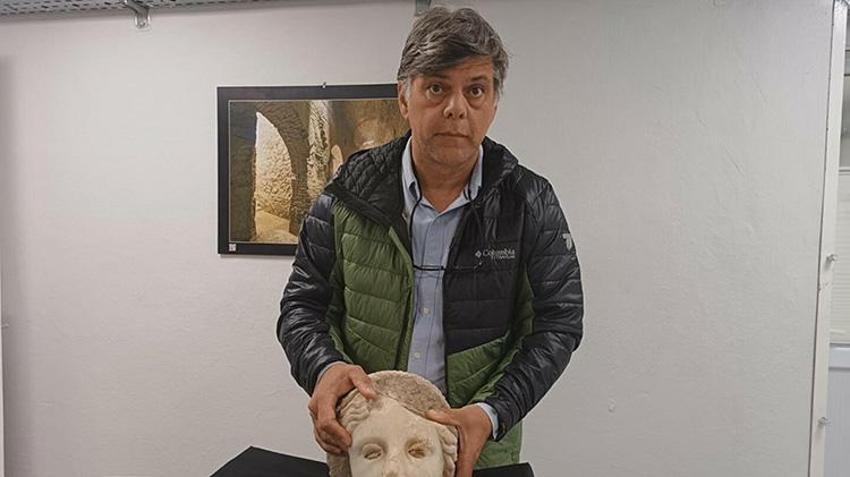 Gövdeyle birleşirse 32 yıllık Hestia gizemi bitecek! İzmir Metropolis'te mermer tanrıça başı bulundu