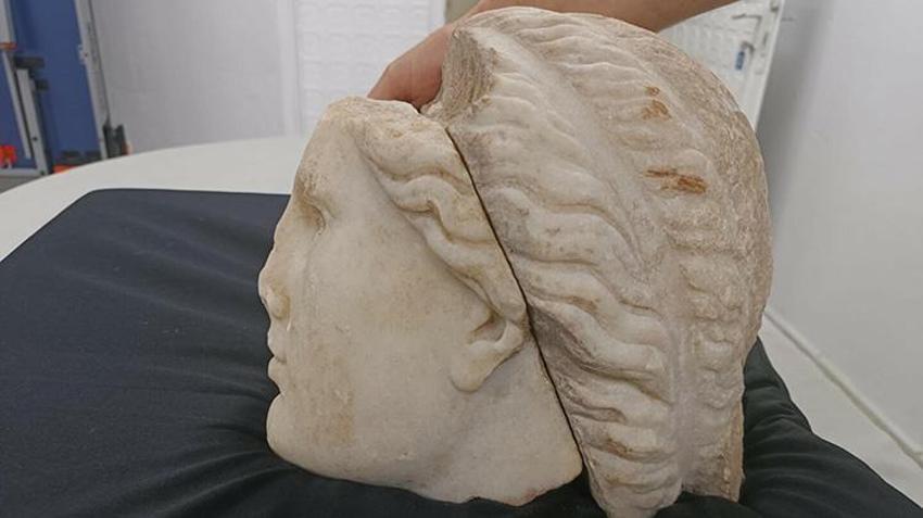 Gövdeyle birleşirse 32 yıllık Hestia gizemi bitecek! İzmir Metropolis'te mermer tanrıça başı bulundu