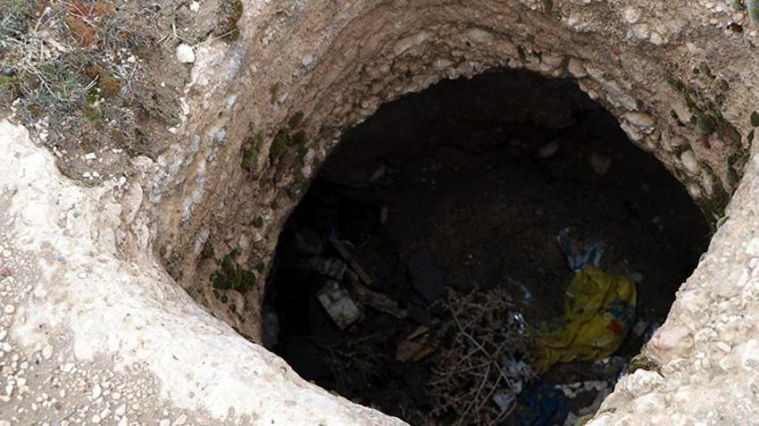 Van'ın Göbeklitepe'si definecilerin hedefinde! 2 bin 800 yıllık nekropol alanı talan edildi, iş makineleri kol geziyor: Dünyada 'eşi benzeri yok' dendi ama korunmuyor