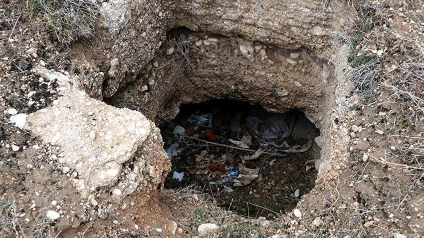 Van'ın Göbeklitepe'si definecilerin hedefinde! 2 bin 800 yıllık nekropol alanı talan edildi, iş makineleri kol geziyor: Dünyada 'eşi benzeri yok' dendi ama korunmuyor