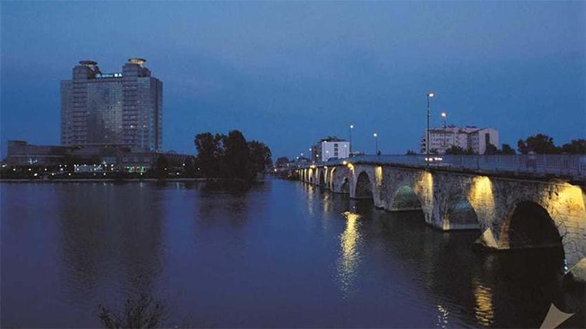 Adana’nın tarihi simgesi Taşköprü ile zamanda yolculuk