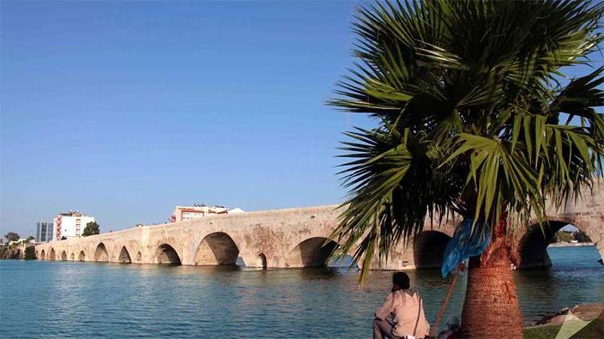 Adana’nın tarihi simgesi Taşköprü ile zamanda yolculuk