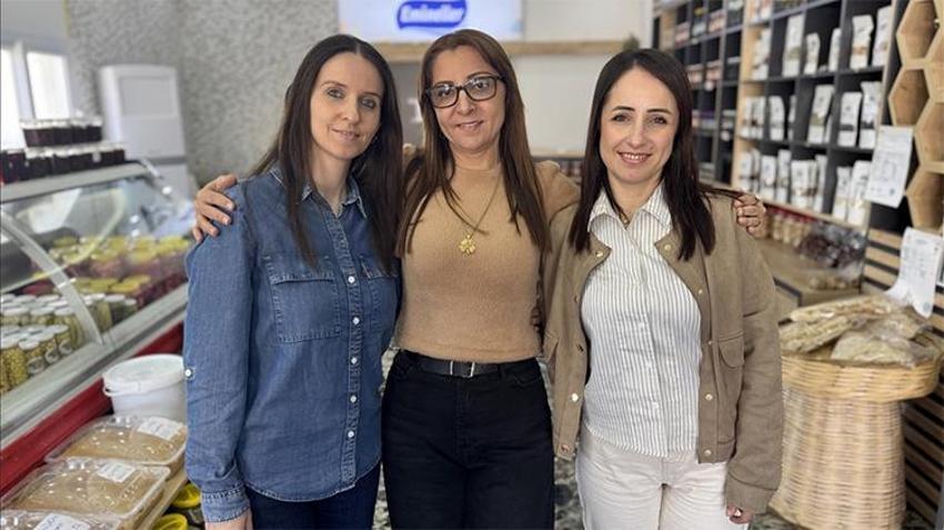 Hataylı gelin görümce el ele verdi, sıfırdan başlayıp kendi markasını kurdu! Şimdi 60 kişiye istihdam sağlıyor, Türkiye'nin dört bir yanına satış yapıyorlar