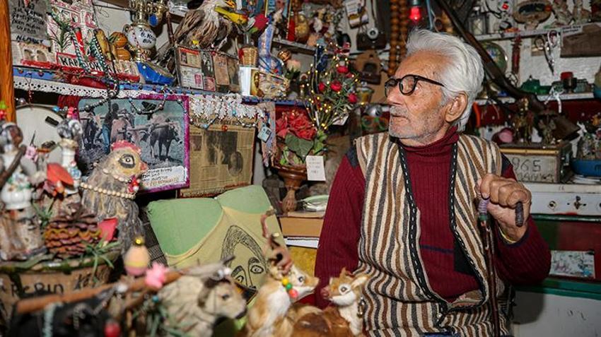 Diyarbakır'da 60 yıl boyunca görev yaptığı illerden topladı! Evinin bir odasını müzeye çevirdi: Hepsinin üzerinde not var