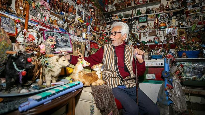 Diyarbakır'da 60 yıl boyunca görev yaptığı illerden topladı! Evinin bir odasını müzeye çevirdi: Hepsinin üzerinde not var