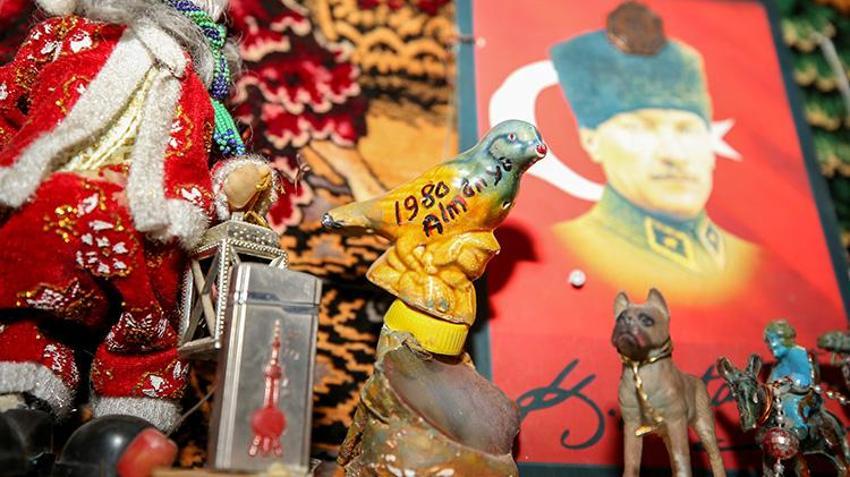 Diyarbakır'da 60 yıl boyunca görev yaptığı illerden topladı! Evinin bir odasını müzeye çevirdi: Hepsinin üzerinde not var