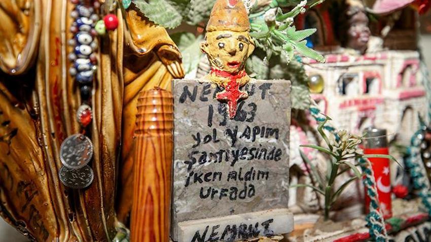 Diyarbakır'da 60 yıl boyunca görev yaptığı illerden topladı! Evinin bir odasını müzeye çevirdi: Hepsinin üzerinde not var