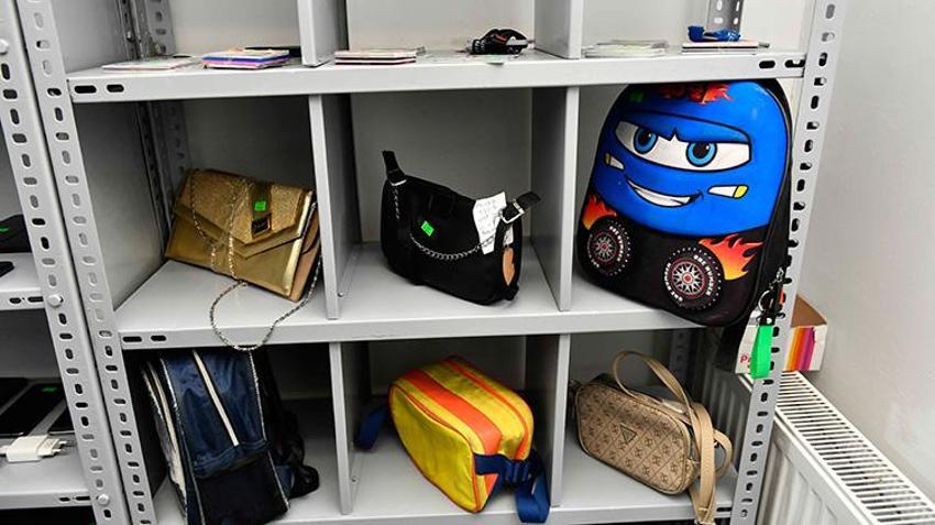 Cep Telefonu, matkap, bebek arabası... Başkentte toplu taşımada unutulan yüzlerce eşya sahiplerini bekliyor