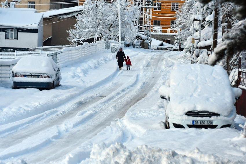Lapa lapa kar, sağanak ve fırtına geliyor! Prof. Dr. Orhan Şen açıkladı Meteoroloji uyardı
