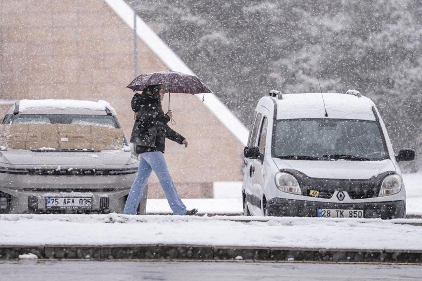 Lapa lapa kar, sağanak ve fırtına geliyor! Prof. Dr. Orhan Şen açıkladı Meteoroloji uyardı