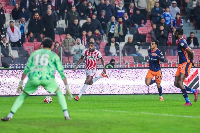 Samsunspor 2-0 yenildi, isyan çıktı: Okan Kocuk'tan kaleci, Eyüp Aydın'dan orta saha olmaz, gönderin