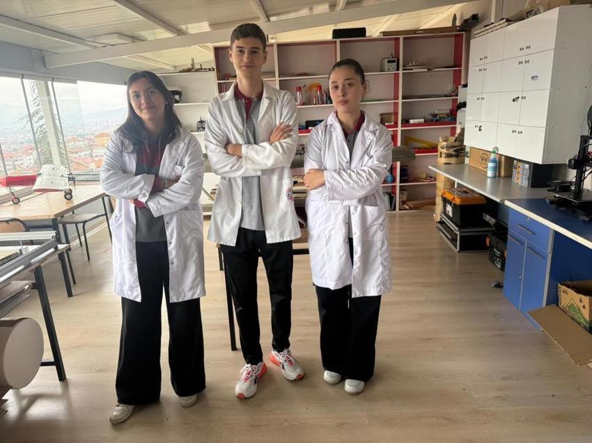 Tokatlı 3 öğrenci tarihin içinden çıkardı! Erbaa Teyyaresi'nin hikayesi proje oldu