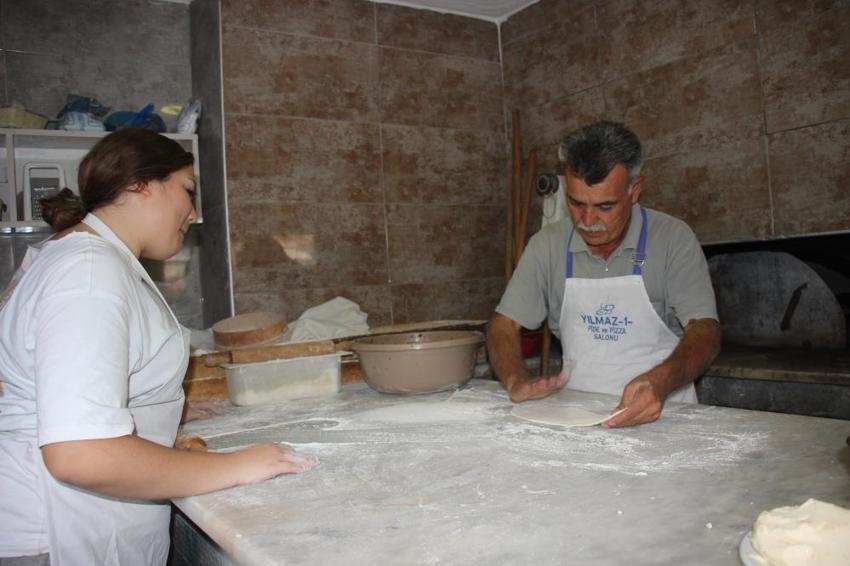 Aydın'da patron yetiştiren pideci! 45 yıldır çırakları iş yeri sahibi yapıyor