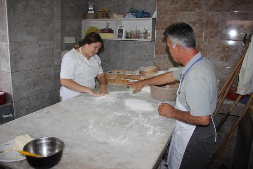Aydın'da patron yetiştiren pideci! 45 yıldır çırakları iş yeri sahibi yapıyor