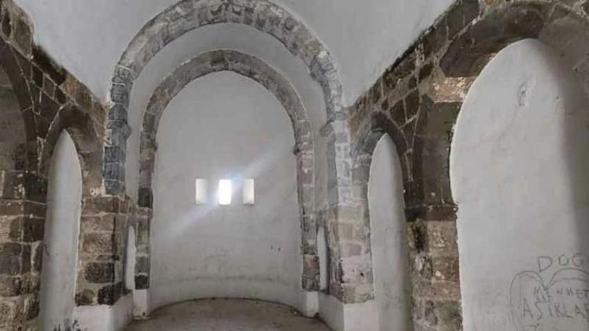 Malatya'da bir köyde saklı: Esrarengiz kapı 1670'den beri ayakta duruyor!