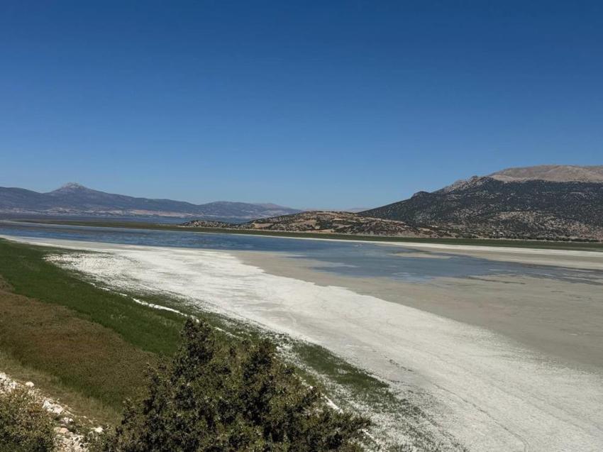 Eğirdir'de kuraklık alarmı verildi, çiftçiler susuz tarıma geçti