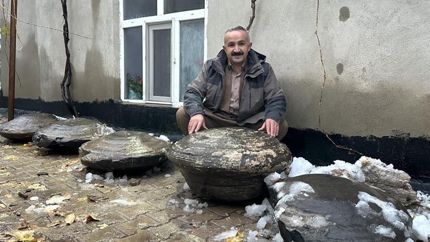 Irak sınırında yol çalışmasında çıktı: 6 gizemli taş 1 ton geliyor! "Merak edip etrafını kazdım"