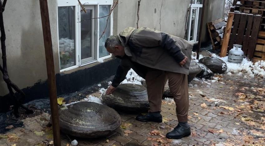 Irak sınırında yol çalışmasında çıktı: 6 gizemli taş 1 ton geliyor! "Merak edip etrafını kazdım"