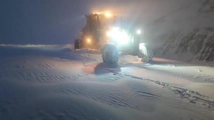 Siirt’te kar yağışı etkili oldu Pervari'de 15 köy yolu ulaşıma kapandı