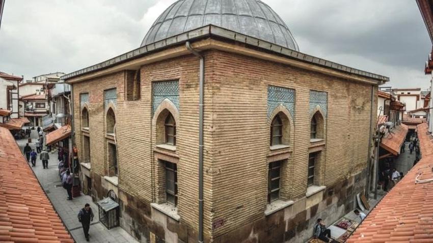 Konya'da bu cami şifa dağıtıyor: Mimarisi tarihlendirildi! Sadece kıbleden görülüyor