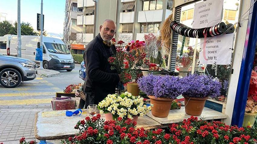 İzmir’de yılbaşının simgesine ilgi arttı! Satışlar %100 arttı, demeti 200 TL’den başlıyor