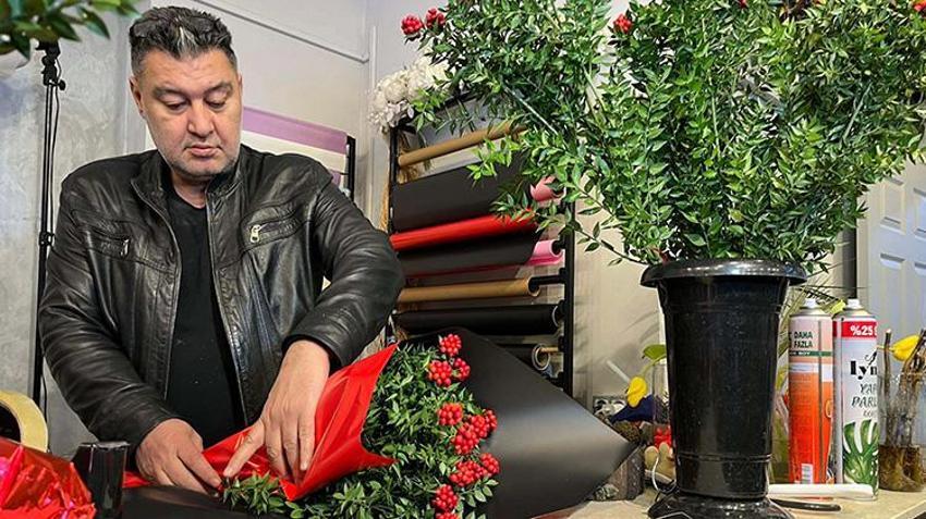 İzmir’de yılbaşının simgesine ilgi arttı! Satışlar %100 arttı, demeti 200 TL’den başlıyor