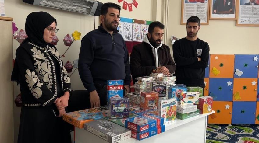 Cilo Dağı eteğinde iyilik hareketi: Köy okullarında başladı!