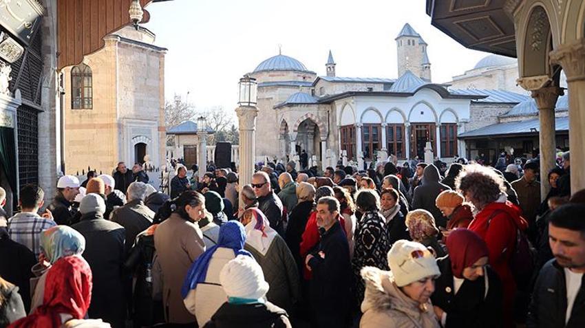 752. Vuslat yıl dönümünde Mevlana Müzesi'nde insan seli: Şeb-i Arus'un son gününde rekor katılım!