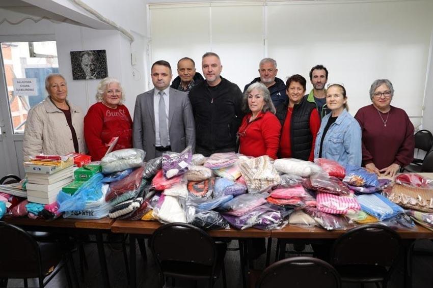 Sakaryalı kadınlar elleriyle iyilik örüyor! 'Bizim sevgimizi hissetsinler'