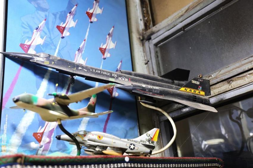 Pilot olma hayalini gerçekleştiremeyince kendini bu işe adadı! 60 yıldır hiç bıkmadan yapıyor