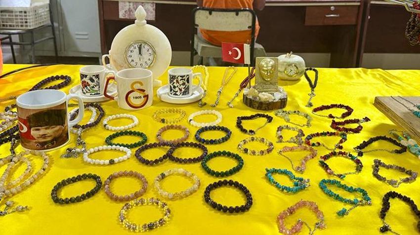 Bu ürünlerin cezaevinde üretildiğine kimse inanmıyor! Oniks taşı onların elinde mücevhere dönüşüyor