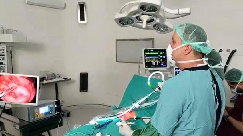 Batman'da karın ağrısı şikayetiyle hastaneye götürülen çocuğun bağırsaklarından çıkanlar şoke etti