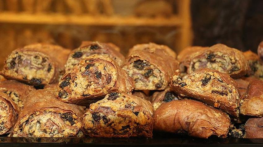 Adana'da kanser olduğunu öğrendi, moral olsun diye kızıyla bu işe başladı! Herkes yanına reçetesiyle gidiyor: Türkiye'nin dört yanına gönderiyorlar