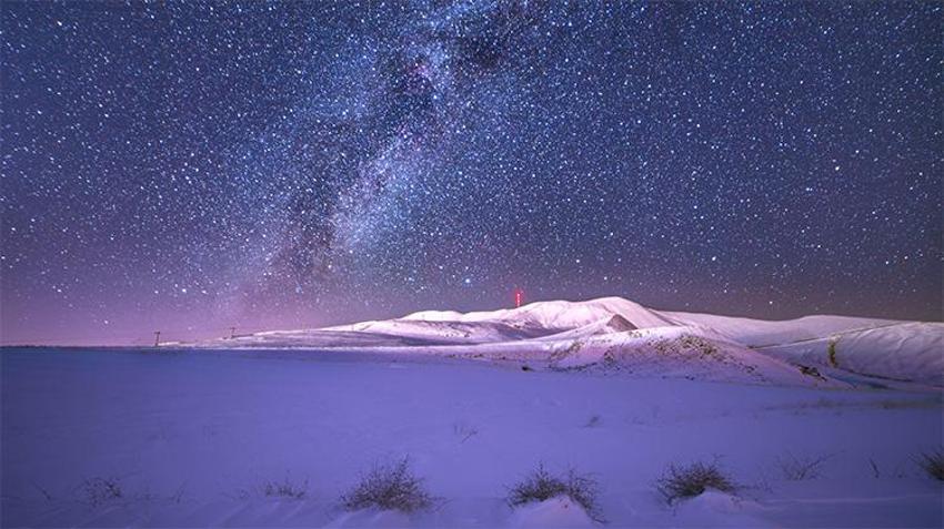 Geminid’ler Van Gölü’nü aydınlattı! Ortaya kartpostallık görüntüler çıktı