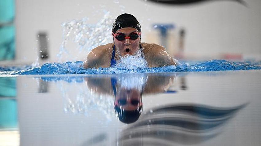 Gaziantep'te yetenek kaşifi tarafından keşfedildi! Sudan korkan 16 yaşındaki Fatma, azmiyle kendine hayran bıraktı