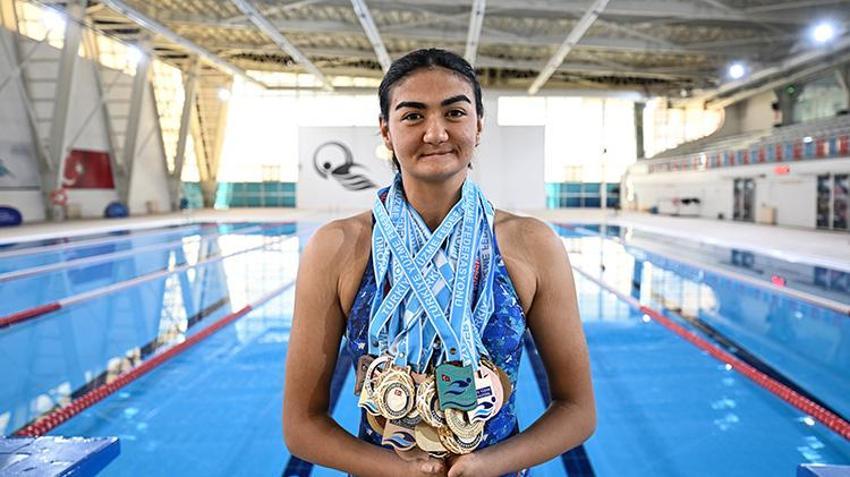 Gaziantep'te yetenek kaşifi tarafından keşfedildi! Sudan korkan 16 yaşındaki Fatma, azmiyle kendine hayran bıraktı