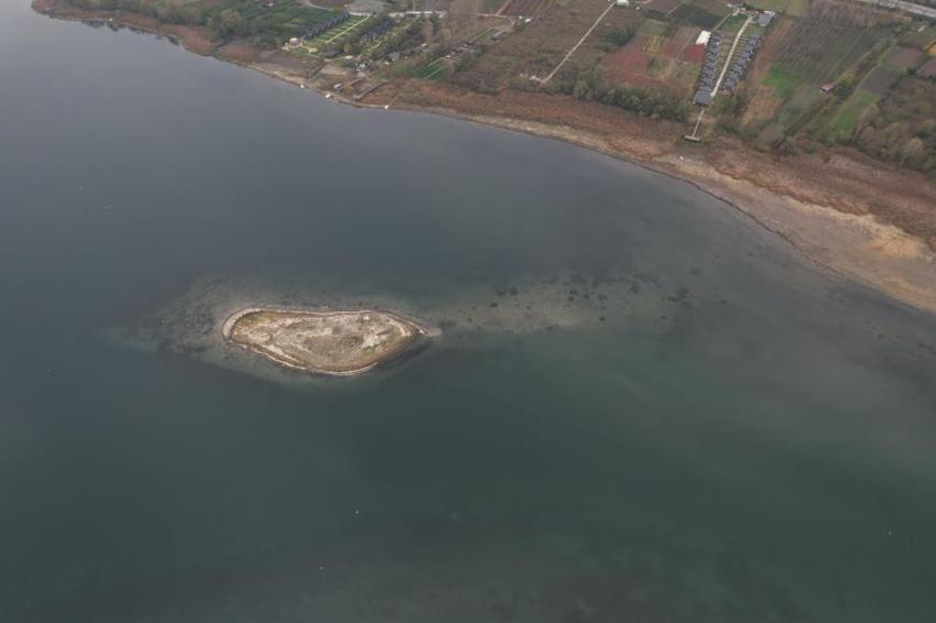 Sapanca Gölü’nde sır perdesi aralanıyor! Sular çekildi, tarih fışkırdı: 'Ayasofya’dan daha eski olabilir'