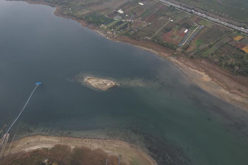 Sapanca Gölü’nde sır perdesi aralanıyor! Sular çekildi, tarih fışkırdı: 'Ayasofya’dan daha eski olabilir'