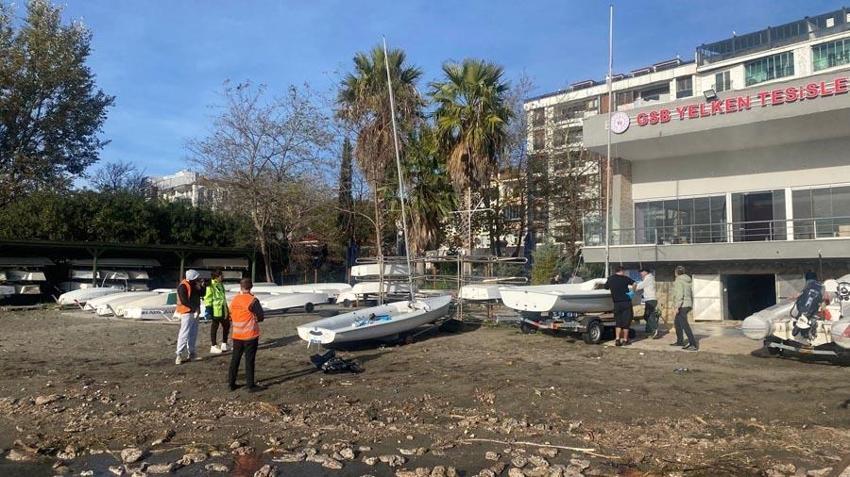 Sinop’ta vatandaşları endişelendiren görüntü! Deniz yüzeyinde ortaya çıktı