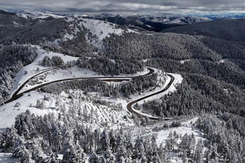 2 bin rakımlı Tersun Dağı geçidinde kış manzaraları görenleri büyülüyor
