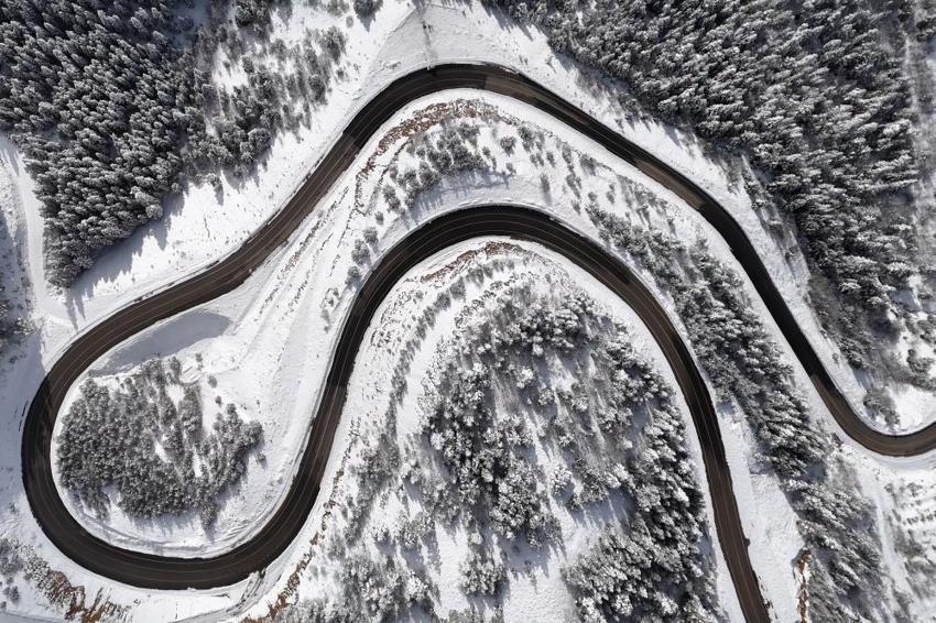 2 bin rakımlı Tersun Dağı geçidinde kış manzaraları görenleri büyülüyor