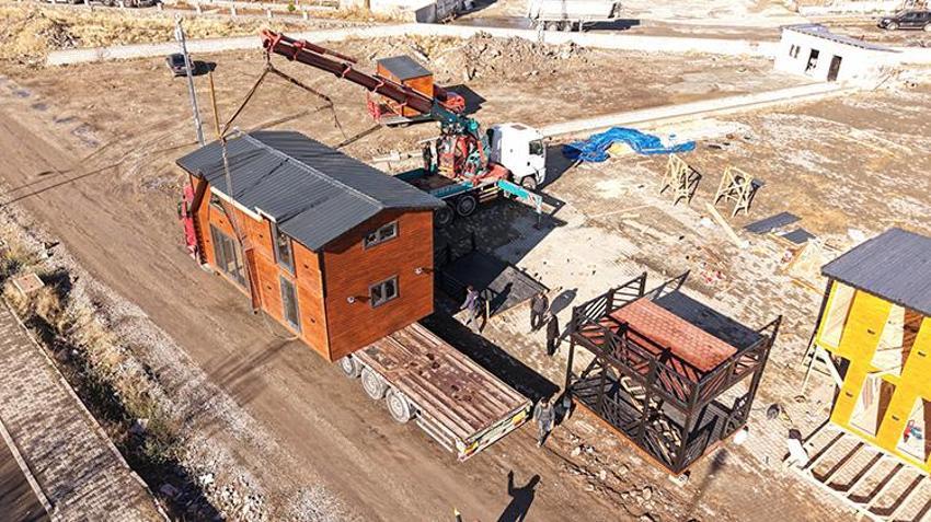Vanlı kardeşler memleketlerine dönüp atölye kurdu! Şimdi siparişlere yetişemiyor