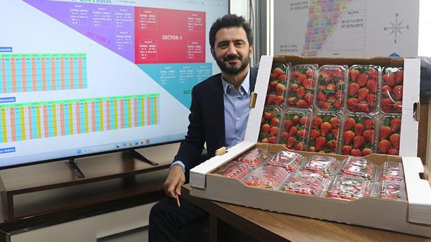 Adana'da yapay zeka üretti 7 ülke almak için sıraya girdi! Dronlar serada anlık gelişimi takip ediyor