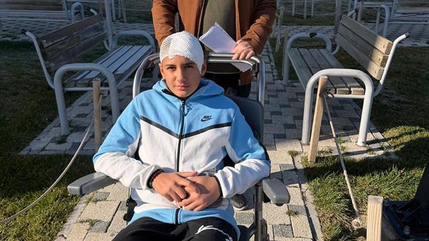 Şakalaştığı arkadaşı kafasını taşla yaraladı! Hiçbir şey olmamış gibi 'Baba tahliye' diye paylaşım yaptı